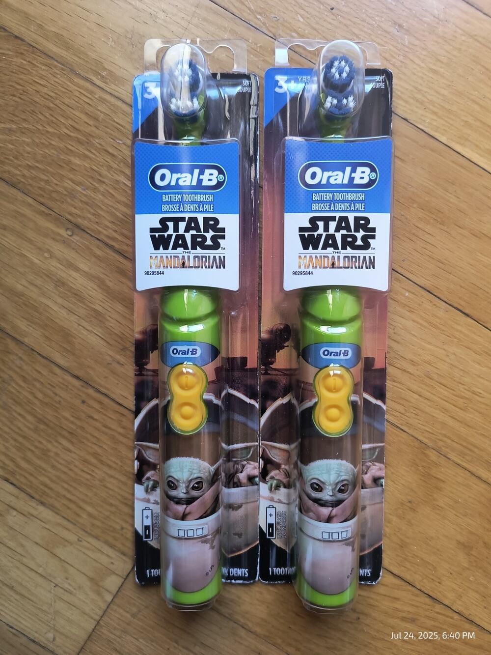 2 Kids Star Wars Oral-B Electric Toothbrush The Mandalorian Baby Yoda Grogu New